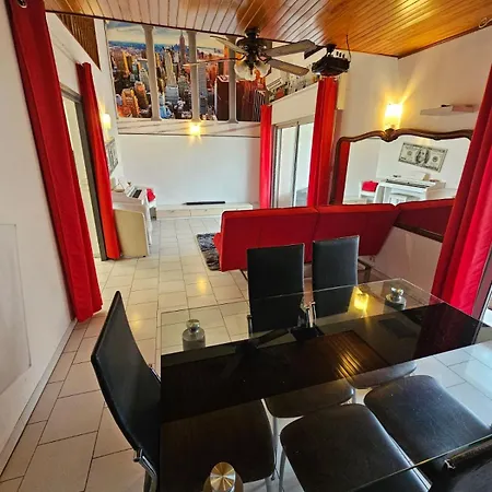 Loft Proche Mer, Jacuzzi Cinema Appartement Mandelieu
